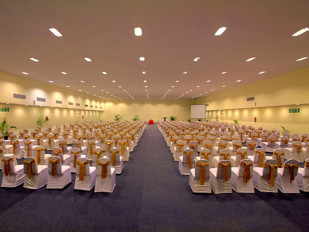 The Golden Palms Hotel & Spa Chik Banavar Exterior photo
