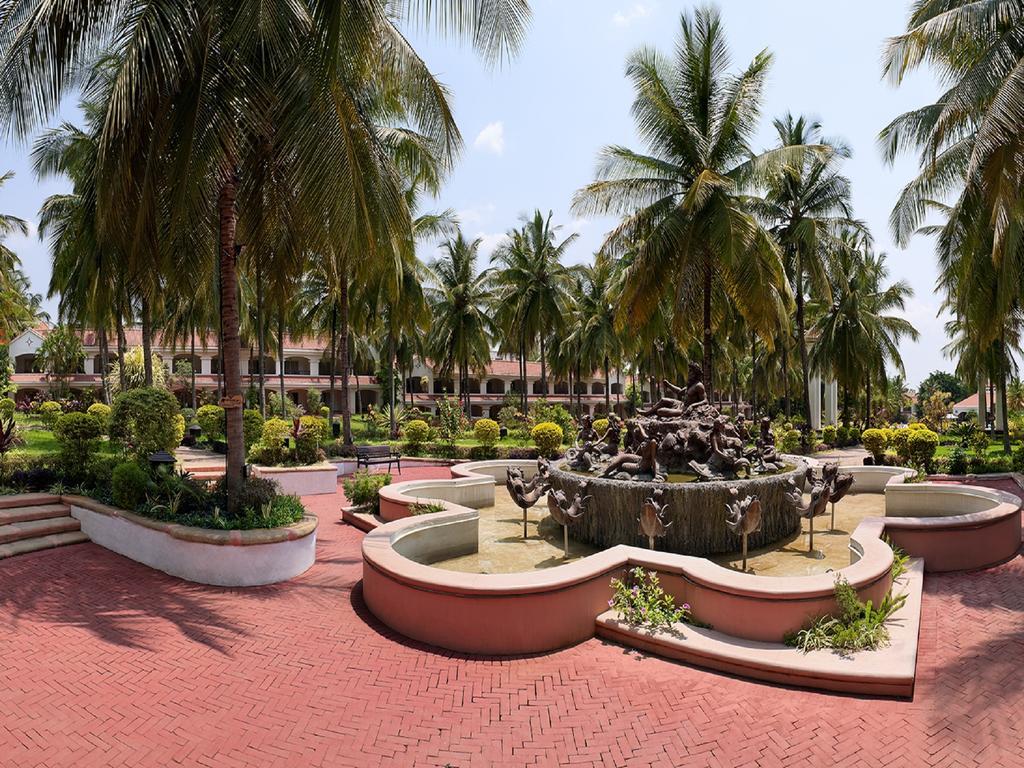 The Golden Palms Hotel & Spa Chik Banavar Exterior photo